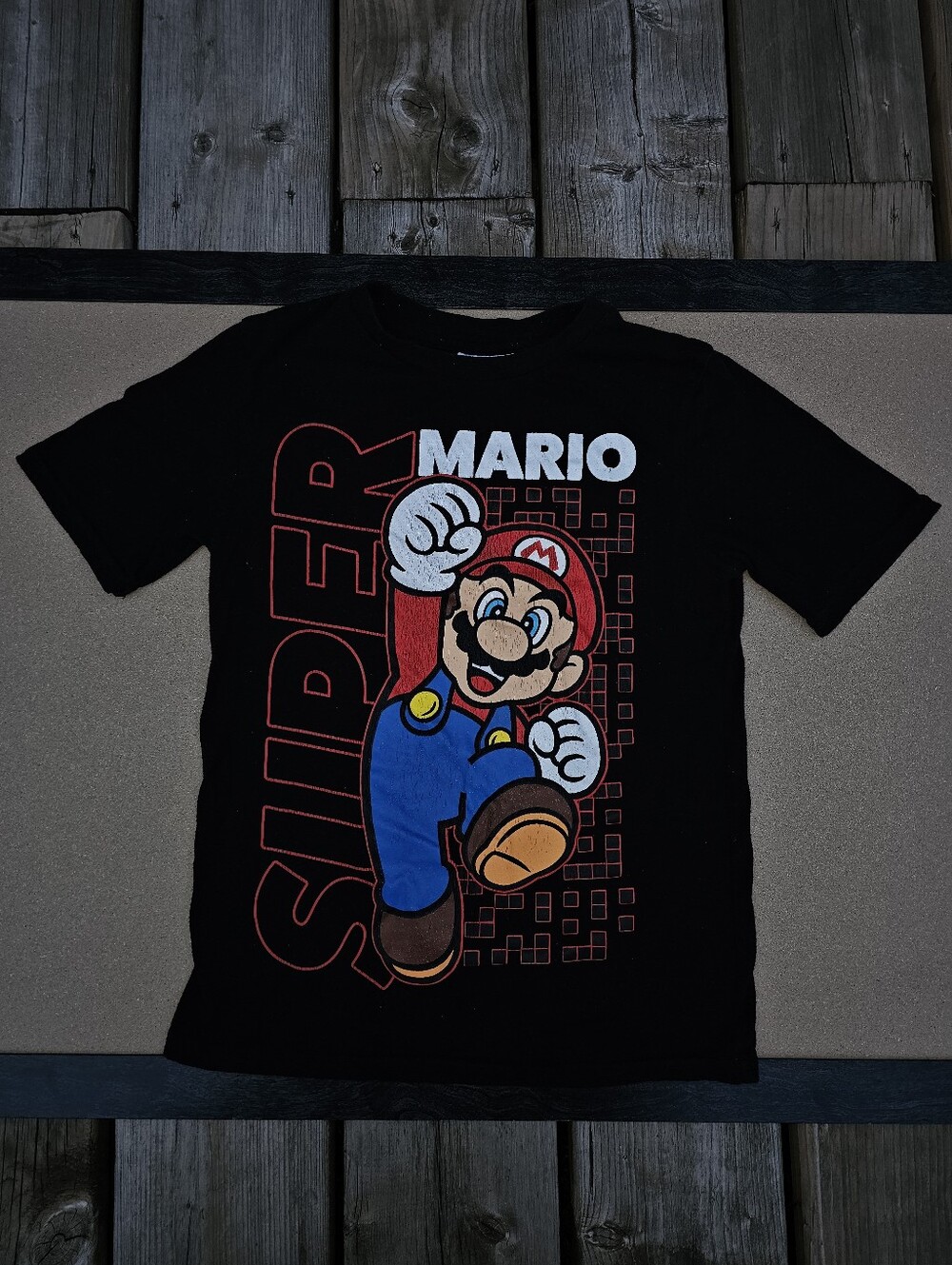 Super Mario Black Graphic T-Shirt Size 7/8 Fits Small 6Y
